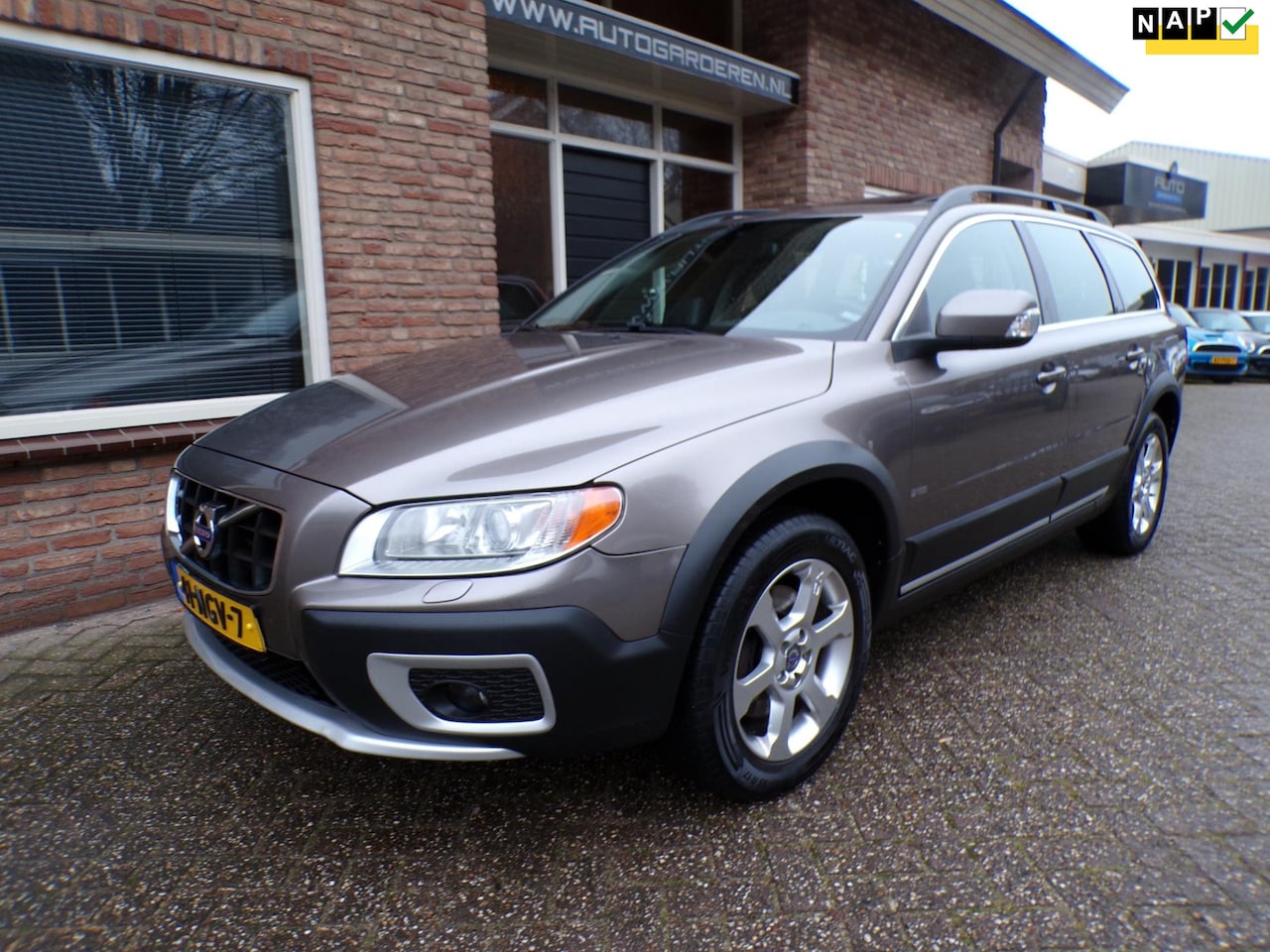 Volvo XC70 - 2.0 D3 FWD Momentum Automaat / Leder / Navi / Schuifdak - AutoWereld.nl