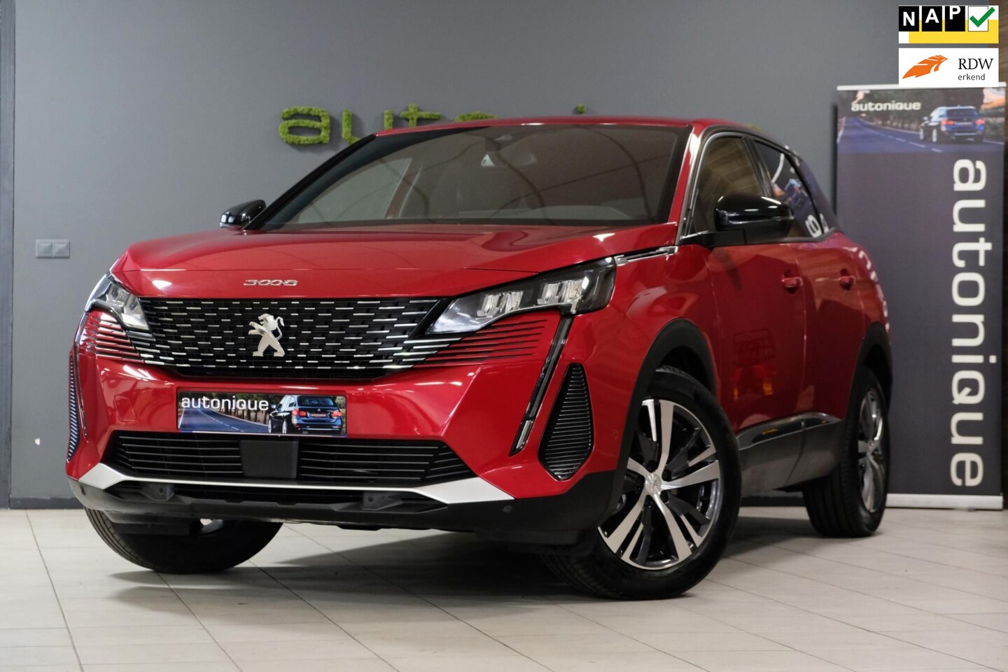 Peugeot 3008 - 1.2 PureTech Allure *|11.642km|*Navi/Camera/Apple Carplay NIEUWSTAAT - AutoWereld.nl