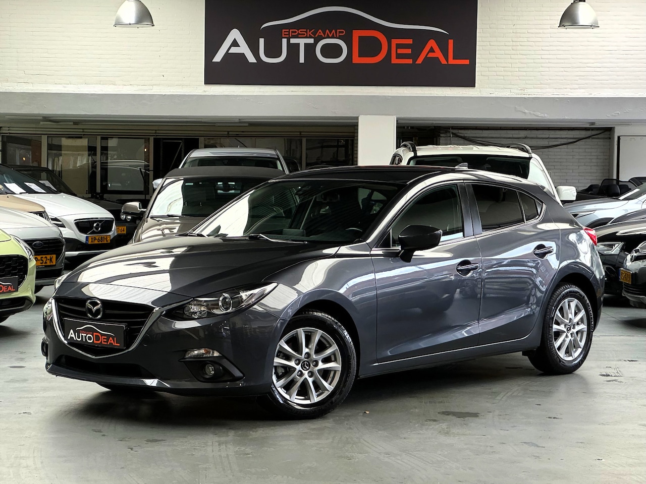 Mazda 3 - 2.0 SkyActiv-G 120 SkyLease Navi Cruise - AutoWereld.nl