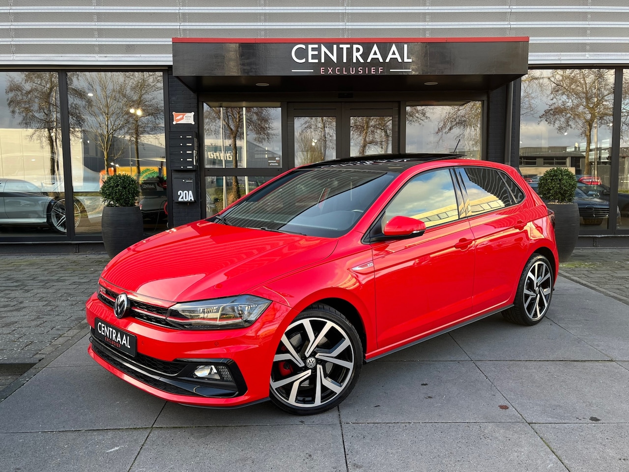 Volkswagen Polo - GTI 2.0 TSI 200PK|Pano|Camera|ACC|Carplay|Virtual Cockpit|Stoelverwarming - AutoWereld.nl