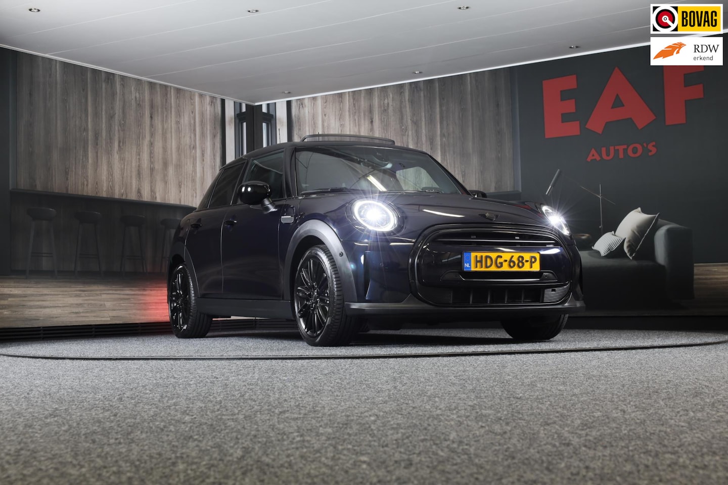 MINI Cooper - Mini 1.5 Camden Plus Edition / AUT / 5 Deurs / Navi / HK / Ecc / Head Up / Digital Cockpit - AutoWereld.nl