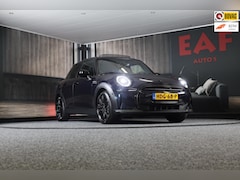 MINI Cooper - 1.5 Camden Plus Edition / AUT / 5 Deurs / Navi / HK / Ecc / Head Up / Digital Cockpit / Op