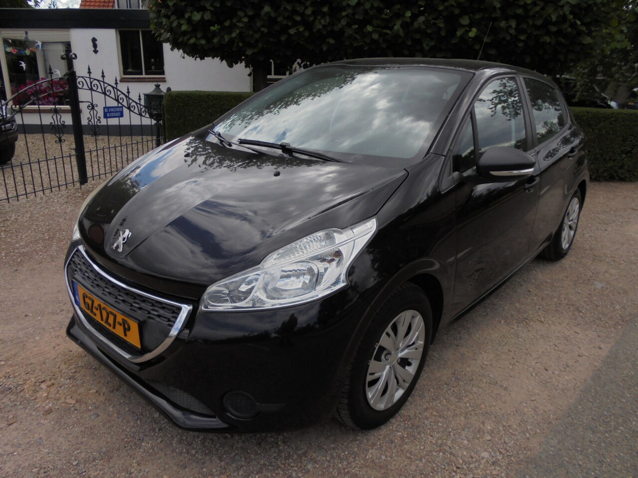 Peugeot 208 - 1.0 VTi Active **KEURIGE AUTO**120.000 org.km.**5-DEURS**APK 1-2026** - AutoWereld.nl