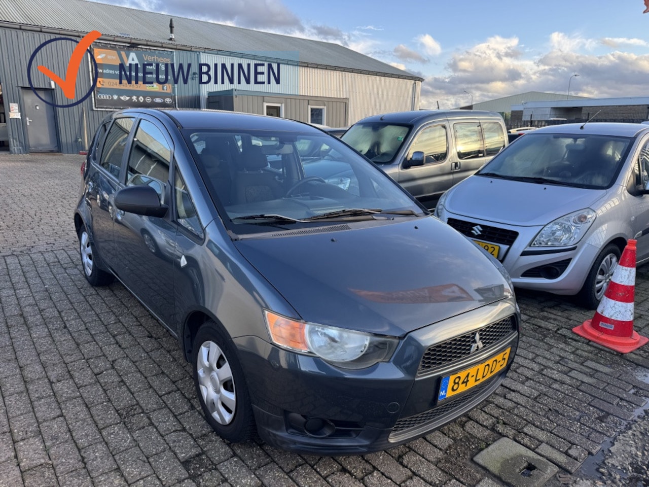 Mitsubishi Colt - 1.1 Editio airco N.a.p - AutoWereld.nl