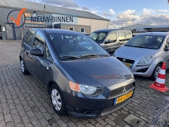 Mitsubishi Colt - 1.1 Editio airco N.a.p