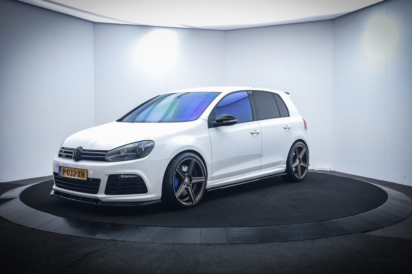 Volkswagen Golf - 2.0 R 4-Motion XENON/DYNAUDIO/GR.NAVI/KEYLESS/CLIMA/STOEL.VW/ - AutoWereld.nl