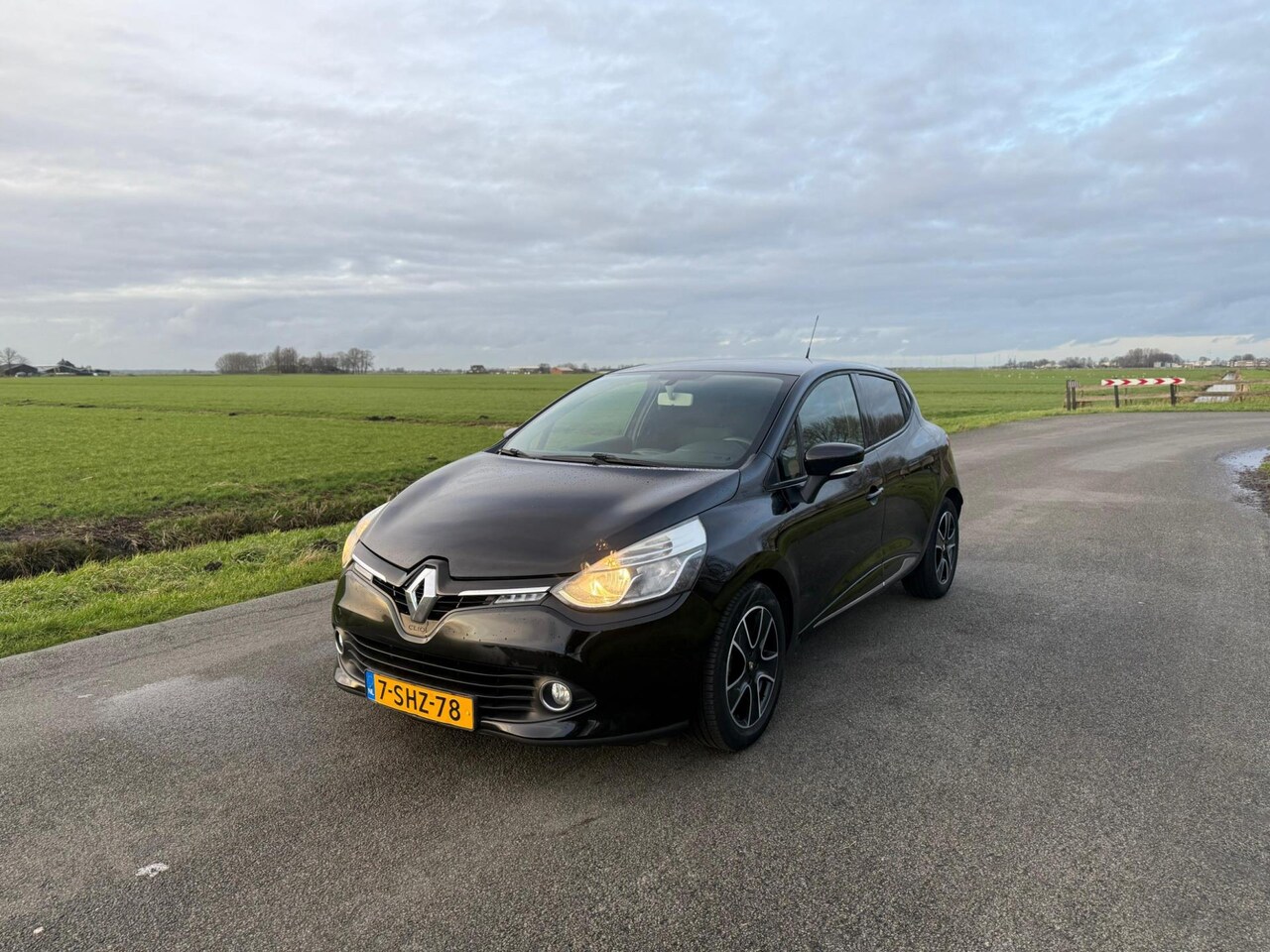 Renault Clio - 0.9 TCe Expression 0.9 TCe Expression - AutoWereld.nl