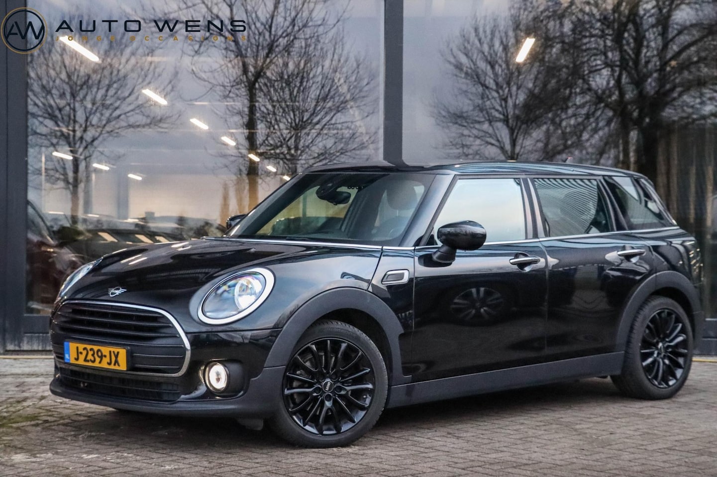 MINI Clubman - Mini 1.5 Cooper Business Edition 136pk | Navigatie | 17 inch - AutoWereld.nl