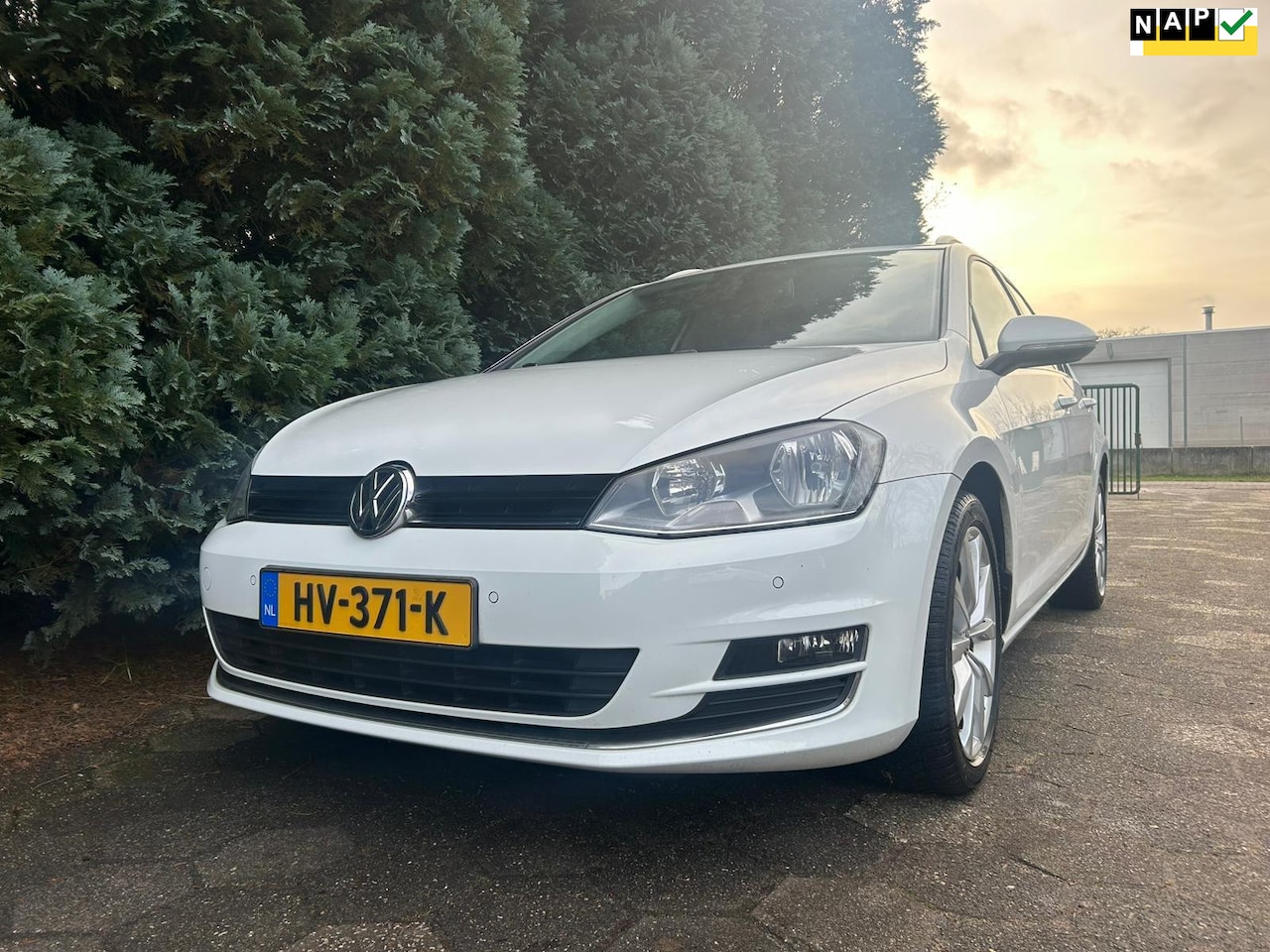 Volkswagen Golf Variant - 1.2 TSI Highline - 1e Eigenaar - AutoWereld.nl