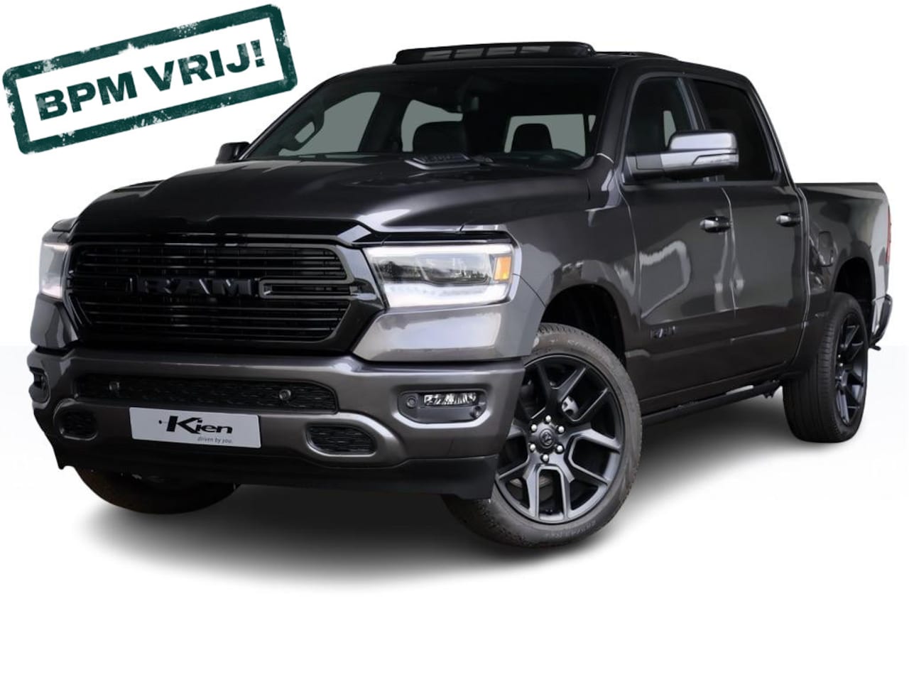 Dodge Ram 1500 - 5.7 V8 4x4 Crew Cab Night Edition | Elektrisch Sidebars | Pano-Dak | Groot Navi | eTorque - AutoWereld.nl