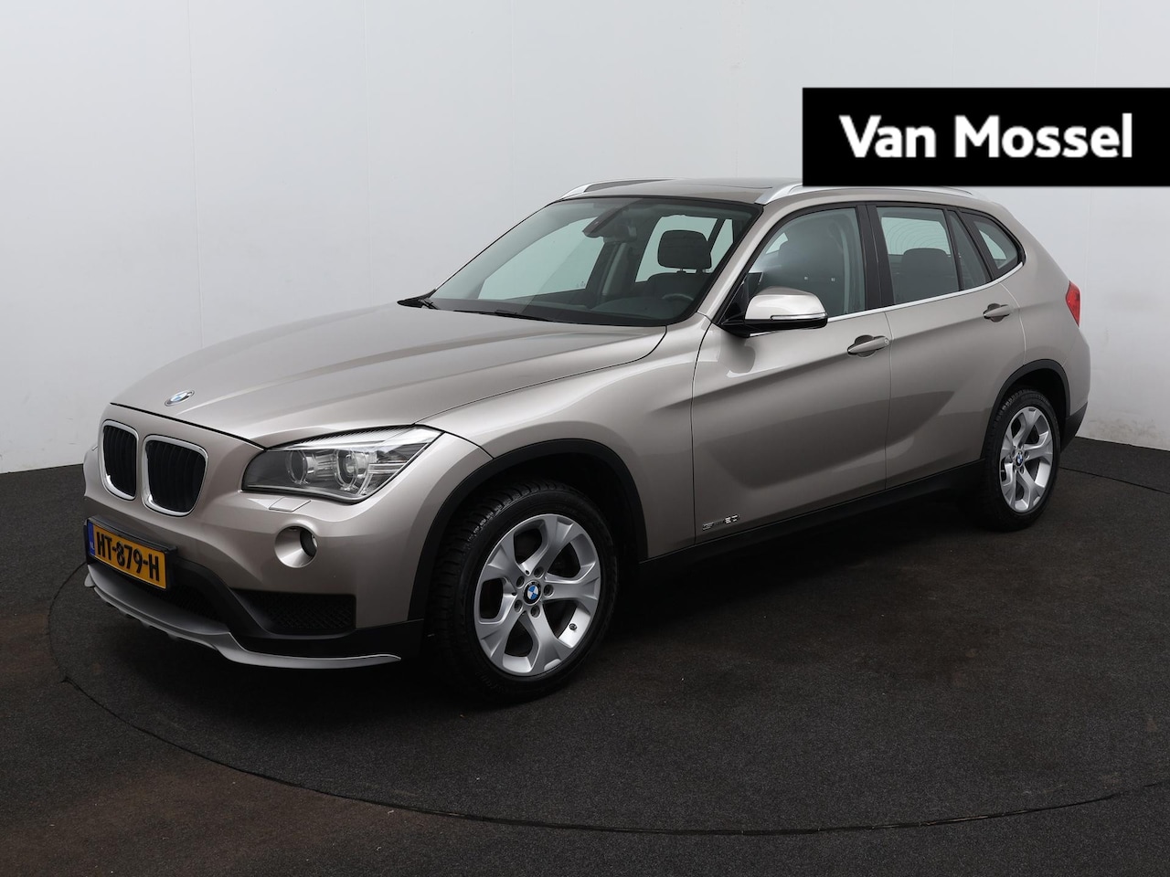 BMW X1 - sDrive20i Executive | Automaat | Panoramadak | Stoelverwarming - AutoWereld.nl