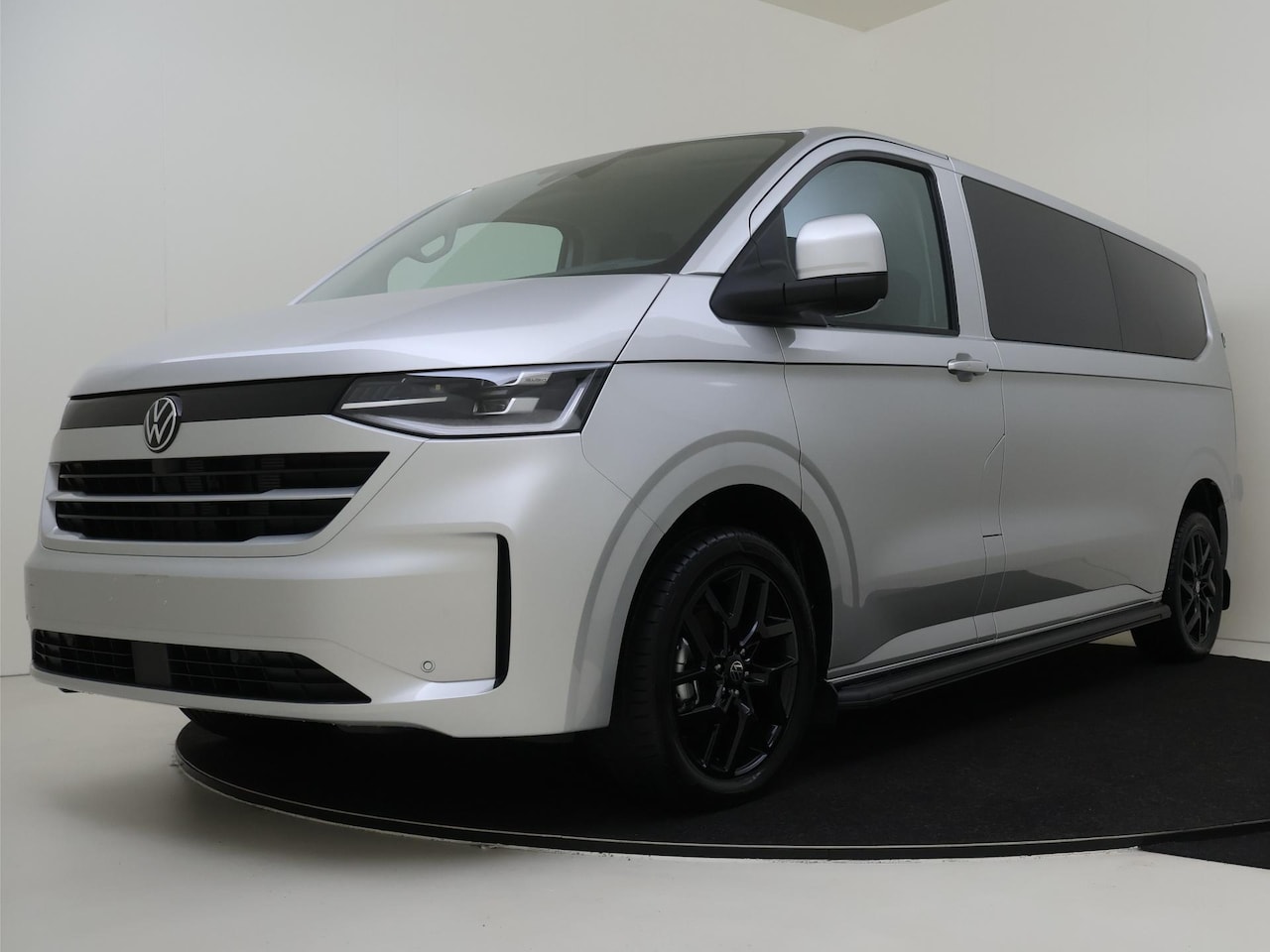 Volkswagen Transporter - Bedrijfswagens Bulli 2.0 TDI L2H1 30 170 pk 125 kW 8 versn. Auto | BPM vrij | Achterdeuren - AutoWereld.nl