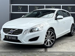 Volvo V60 - 1.6 T3 Summum Navi Xenon 18 Inch Garantie