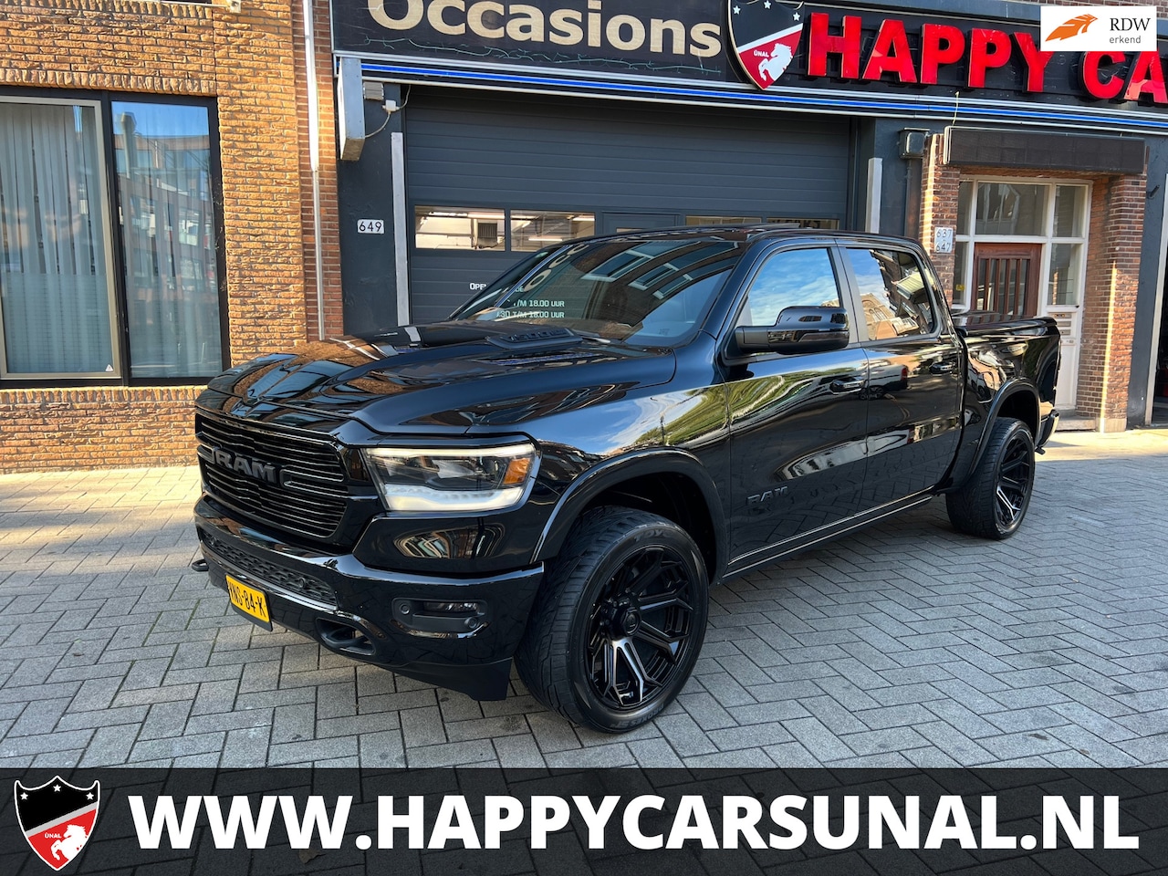 Dodge Ram 1500 - 5.7 V8 4x4 Crew Cab Laramie 5.7 V8 4x4 Crew Cab Laramie, LPG, VELGEN, UITLAAT - AutoWereld.nl