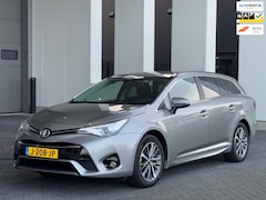 Toyota Avensis Touring Sports - 1.8 VVT-i Lease Pro, trekhaak, stoelverwarming, achteruitrijcamera, navigatie, climaat con