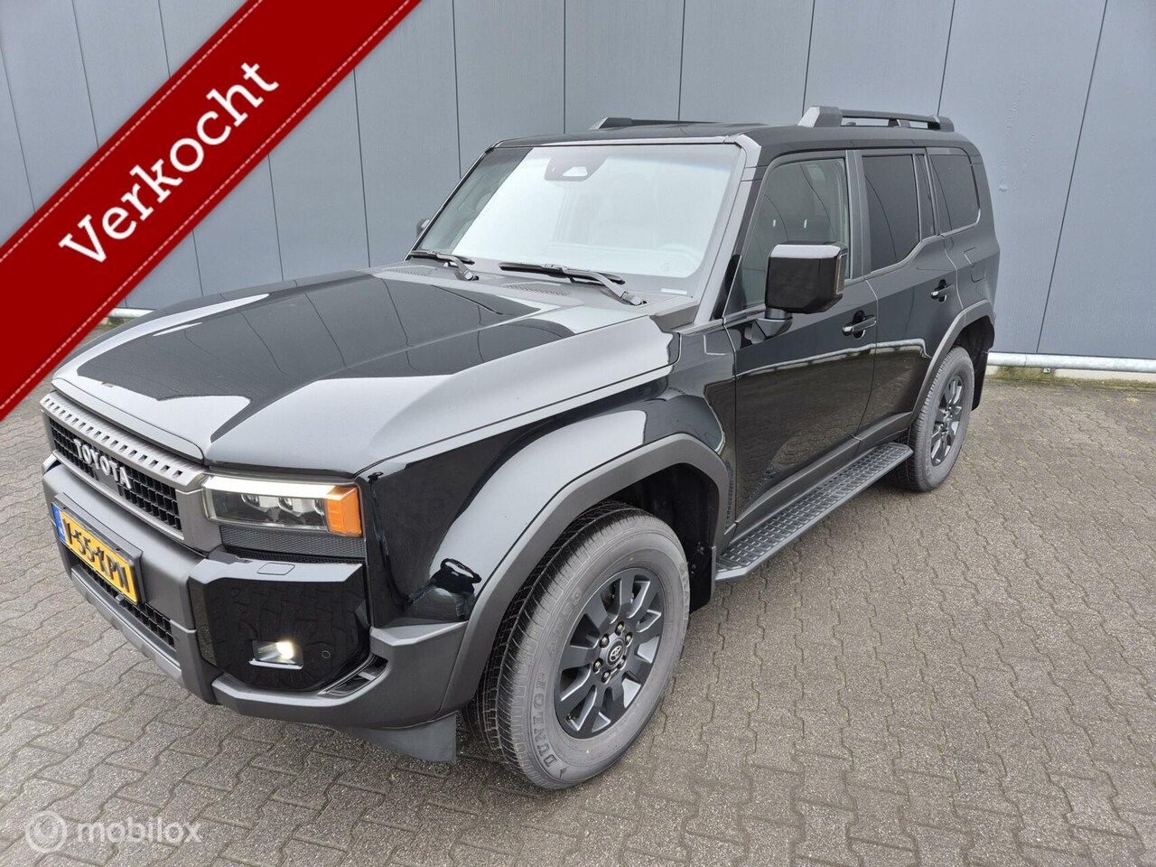 Toyota Land Cruiser - 2.8 D-4D Executive Black Metallic - AutoWereld.nl