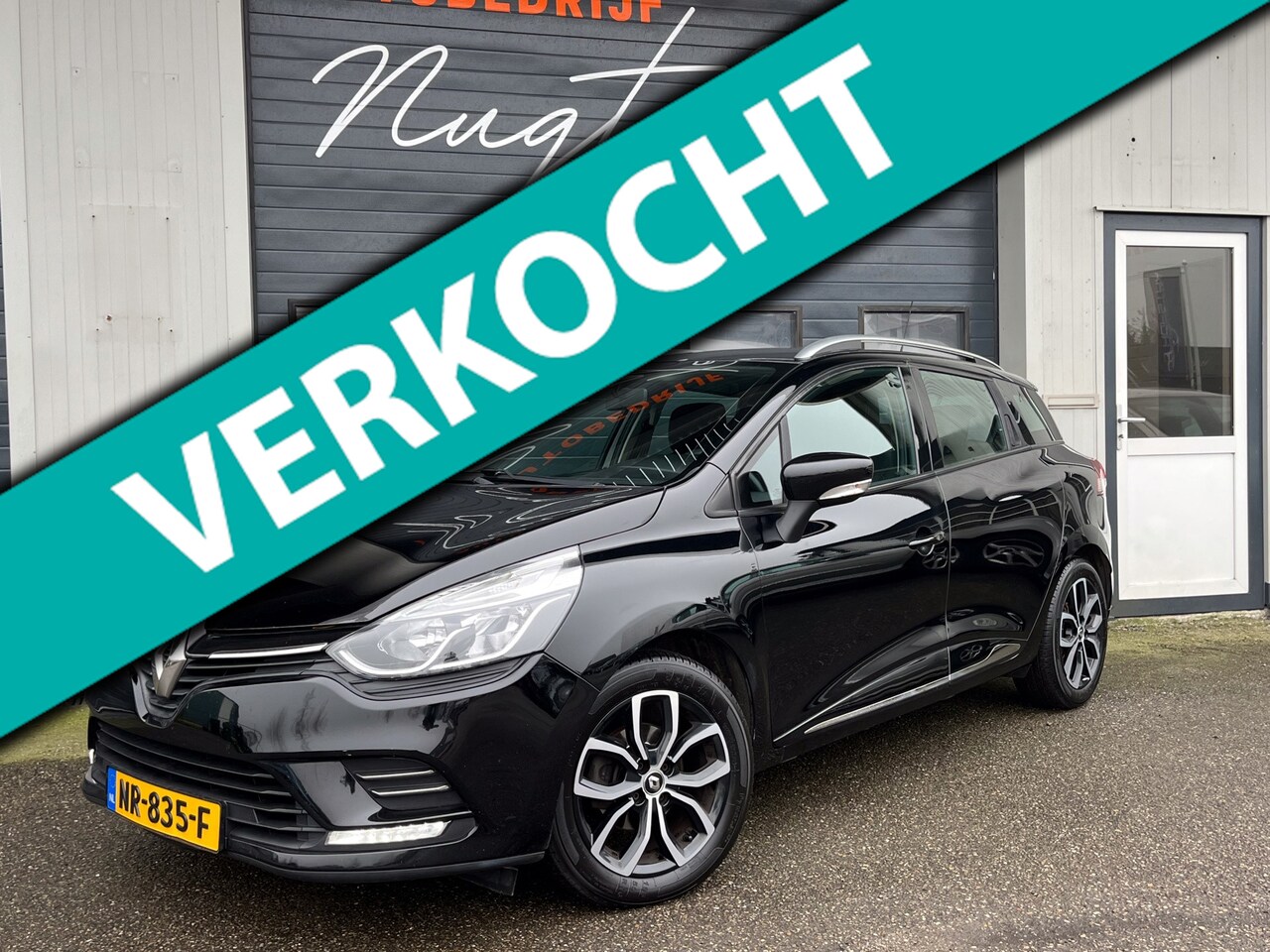 Renault Clio Estate - 1.5 dCi Ecoleader Zen Airco Cruise Navi DAB Trekhaak - AutoWereld.nl