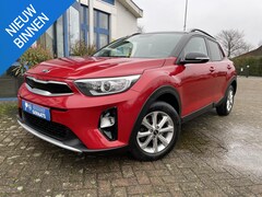 Kia Stonic - 1.2 MPi ComfortPlusLine Navigator | Full map navigatie, 15" LM-Velgen, Two tone, Parkeerse