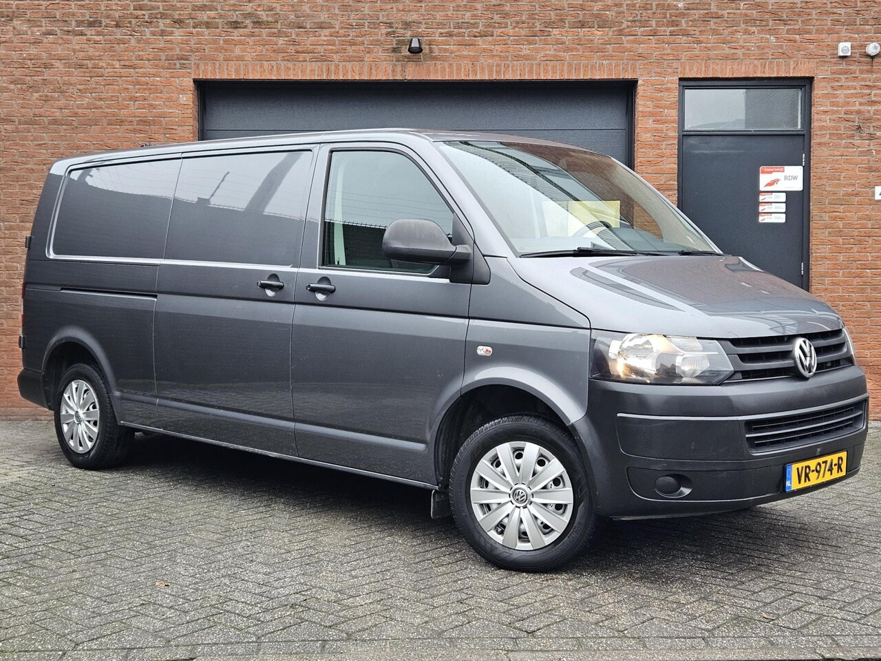 Volkswagen Transporter - 2.0 TDI L2H1 BM Airco Camera Trekhaak Navi - AutoWereld.nl