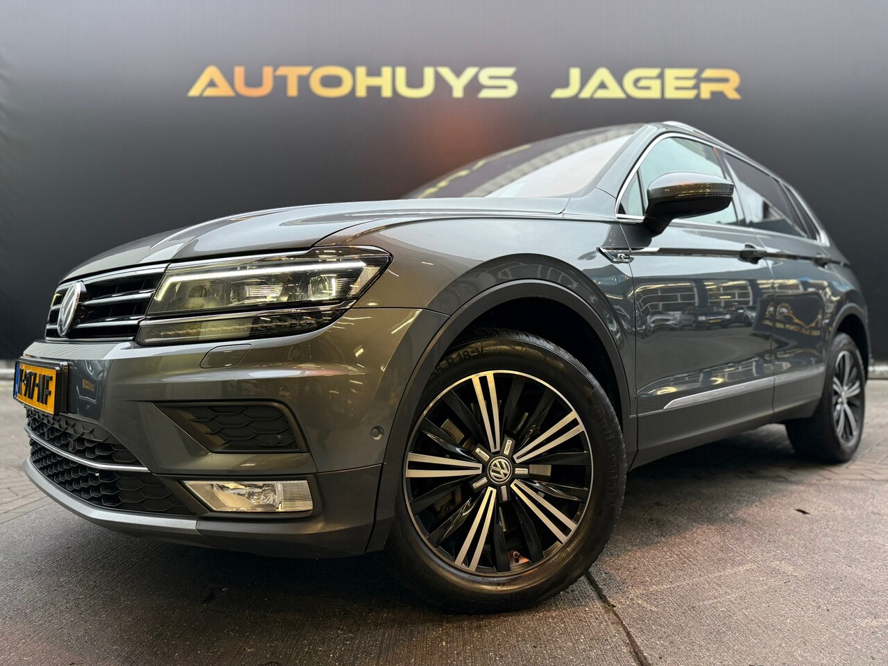 Volkswagen Tiguan - 2.0 TSI 4Motion Highline Pano Massage Leer - AutoWereld.nl