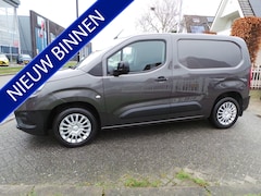 Toyota ProAce City - 1.2 Turbo Benzine 17.300 MARGE GEEN BTW/BPM Airco, Cruise, Stoelverwarming.Pdc, 3 peroons