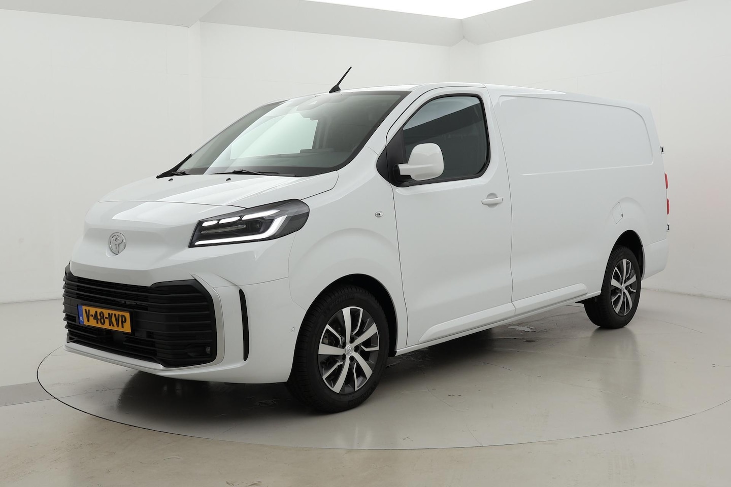 Toyota PROACE Long Worker - 2.0 D-4D 145 Professional Automaat | BPM-vrij - AutoWereld.nl