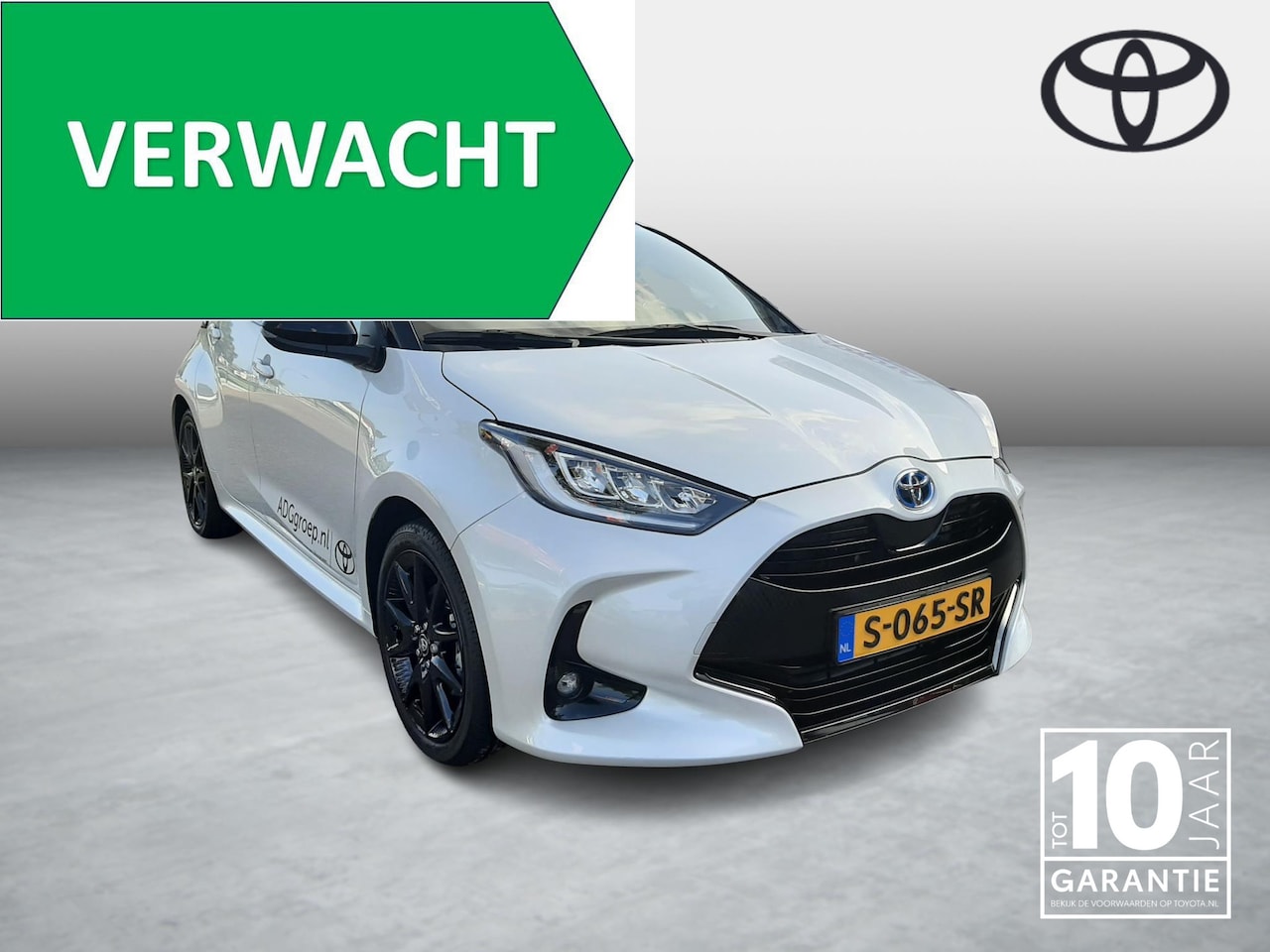 Toyota Yaris - 1.5 Hybrid Executive Limited | 17 Inch | Stoelverwarming | Navigatie | Half Leder | - AutoWereld.nl