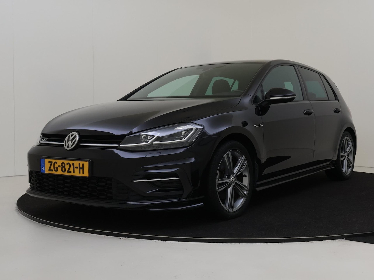 Volkswagen Golf - 1.5 TSI Highline Business R | Trekhaak | Stoelverwarming | Digitale cockpit | Navigatie | - AutoWereld.nl