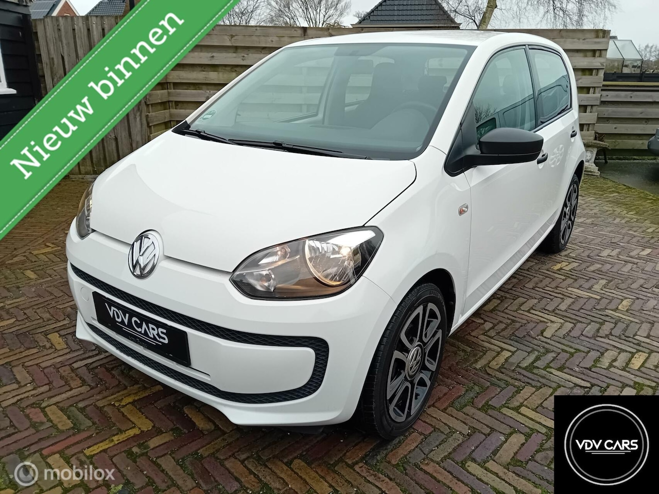 Volkswagen Up! - 1.0 5-Drs | Airco | Elek.pakket | LMV - AutoWereld.nl