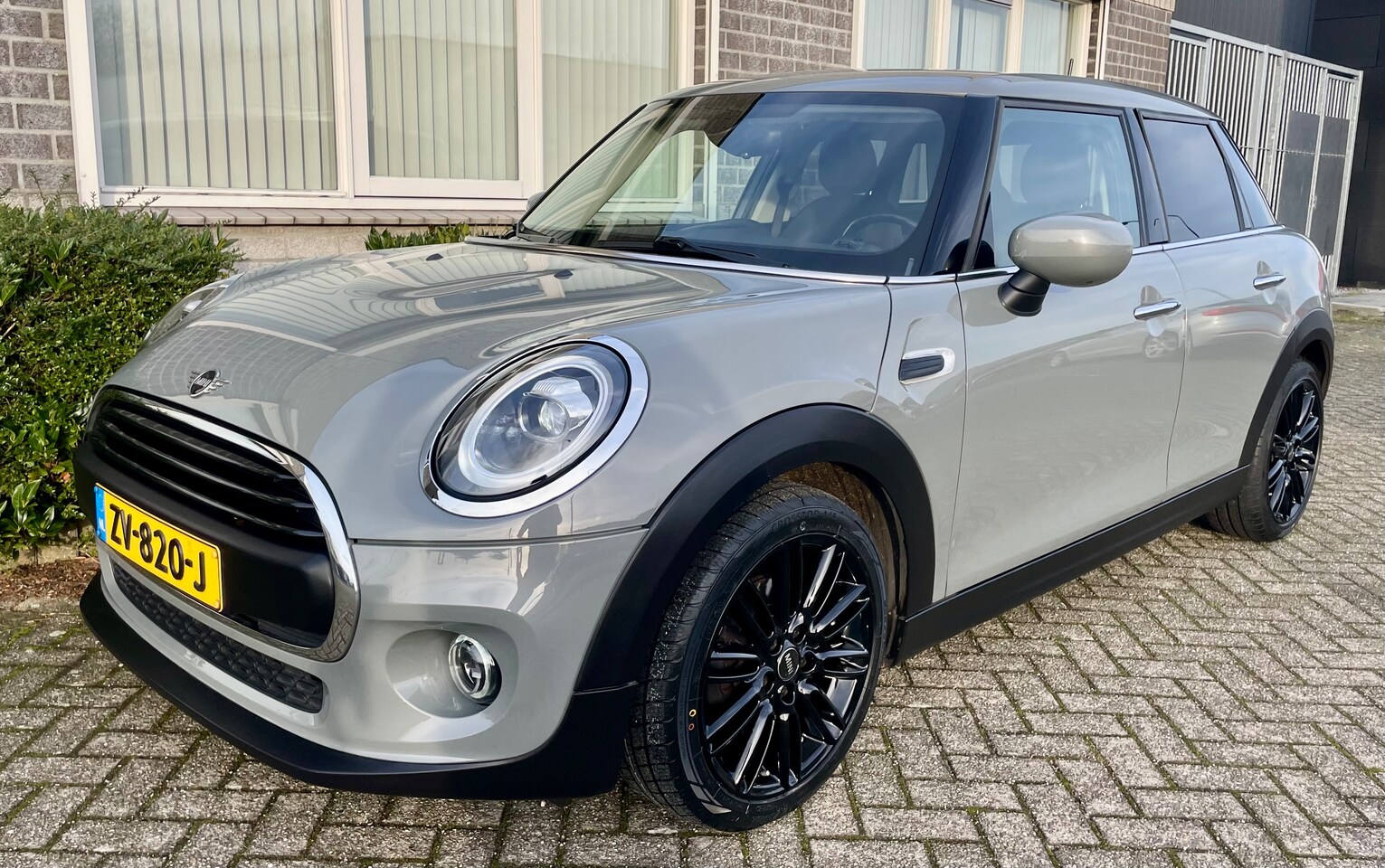 MINI Mini - 1.5 One Business Edition Mini Cooper 5 deurs 2019 60.000km Navi / Led 1 JAAR GARANTIE - AutoWereld.nl