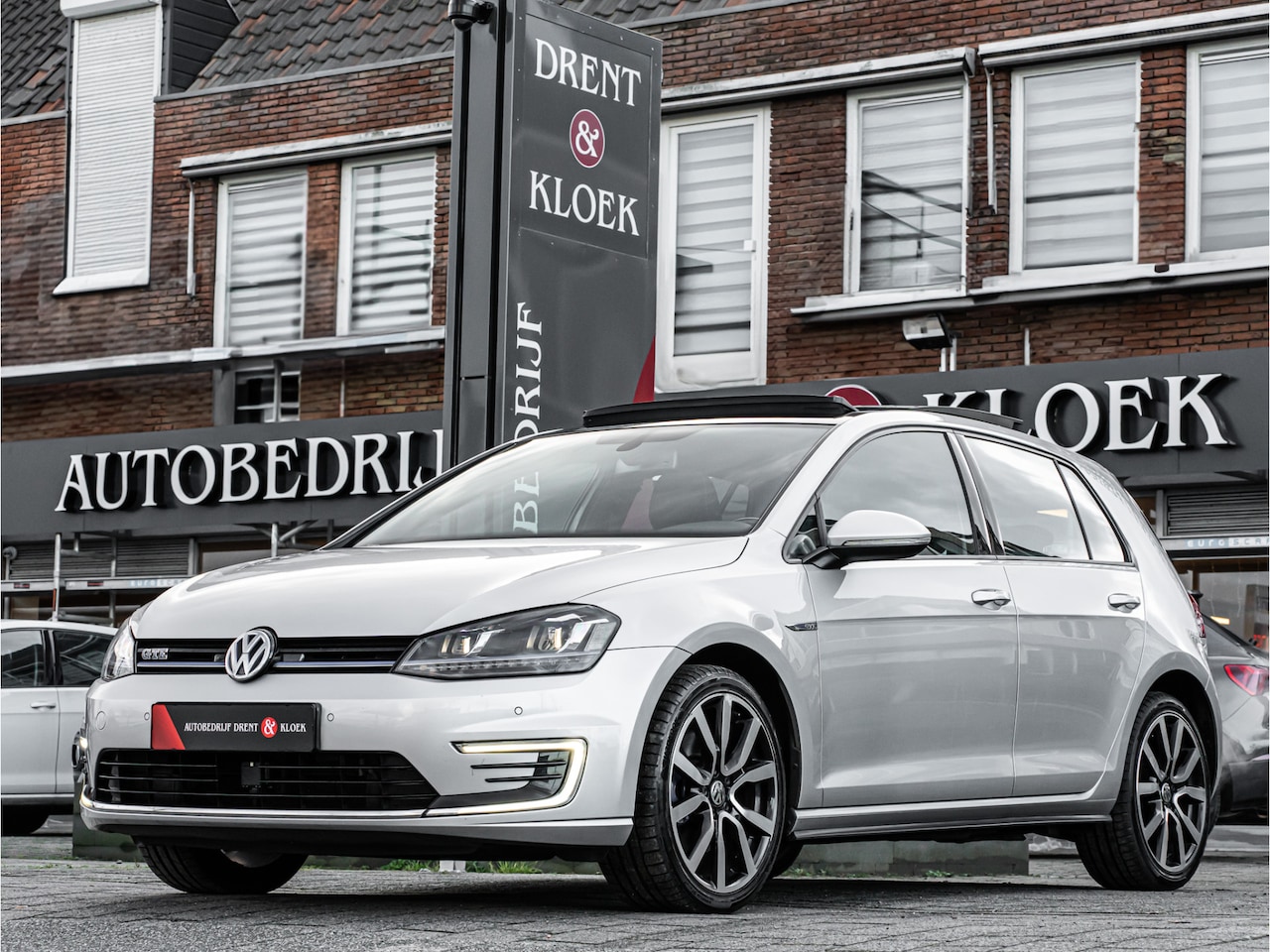 Volkswagen Golf - 1.4 TSI GTE ORG NL PANO LED TREKHAAK DAB ADAP CRUISE 18 INCH 97000KM!! - AutoWereld.nl