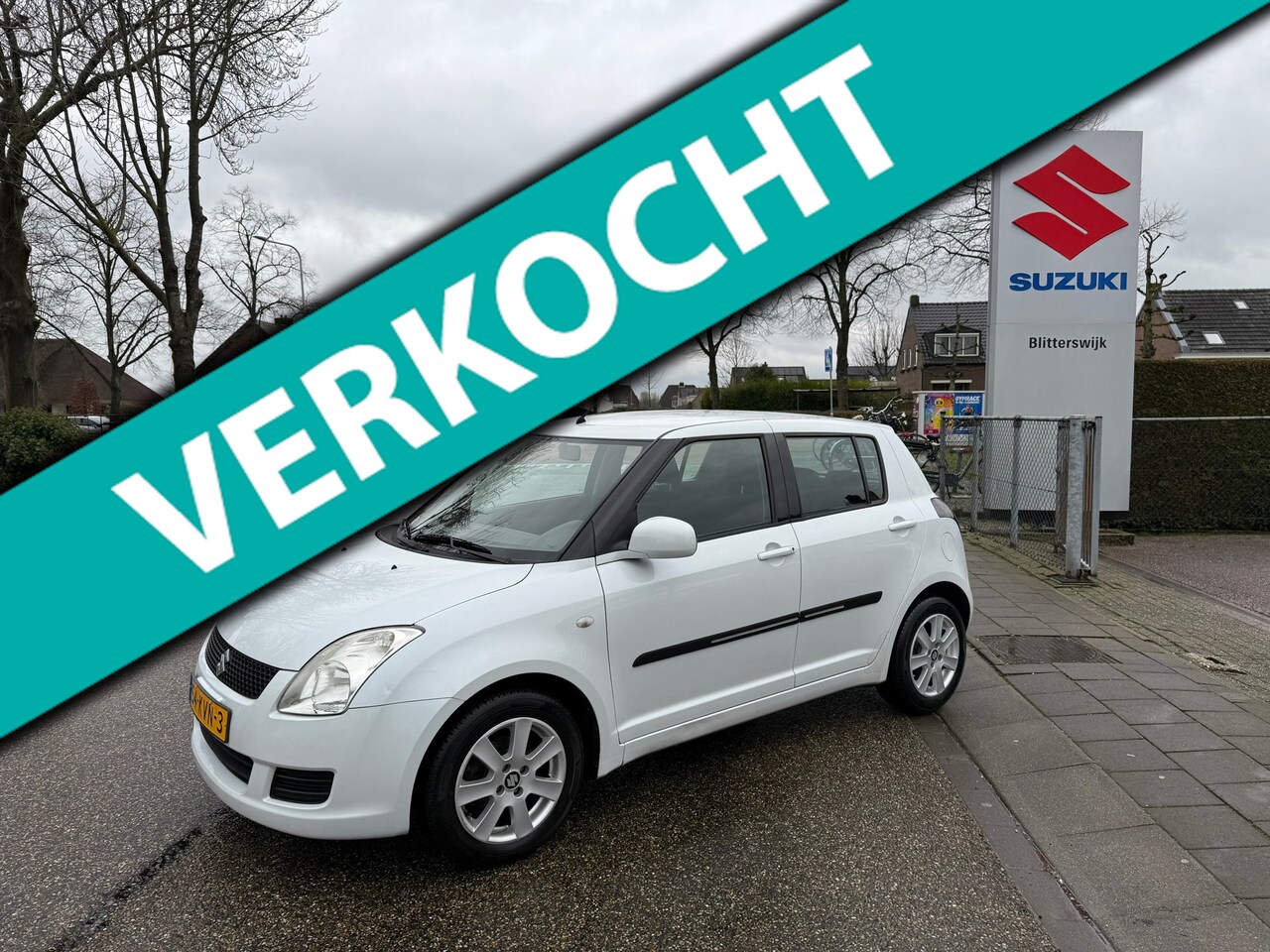 Suzuki Swift - 1.3 Xpression // Nette Suzuki Swift // Cruise control // 5 deurs // Airco // Stootlijst // - AutoWereld.nl