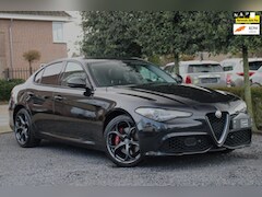 Alfa Romeo Giulia - 2.0 T AWD Veloce 280 PK Aut. Leder Harman Kardon Keyless Camera 19''