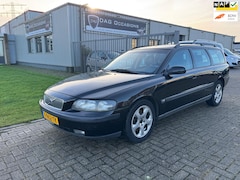 Volvo V70 - 2.4 Comfort Line AUTOMAAT|LEER|AIRCO|CRUISE|TREKHAAK