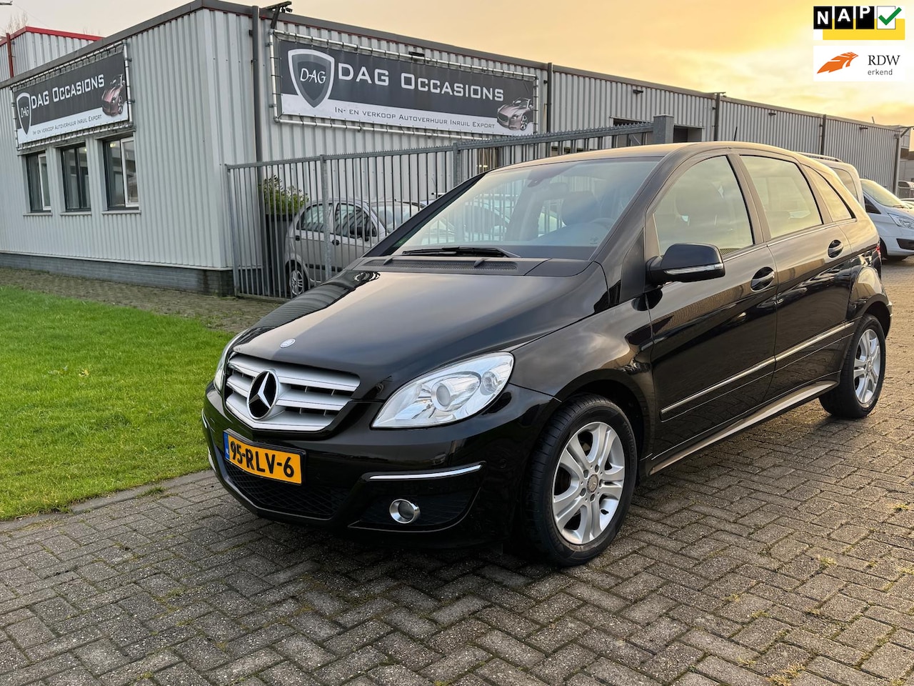 Mercedes-Benz B-klasse - 180 Business Class AUTOMAAT|PDC|AIRCO|CRUISE - AutoWereld.nl