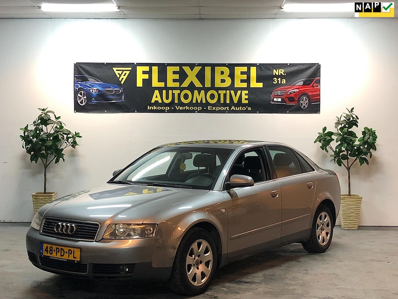 Audi A4 Limousine - 2.0 / Airco / Cruise / LM-V / Navi / - AutoWereld.nl