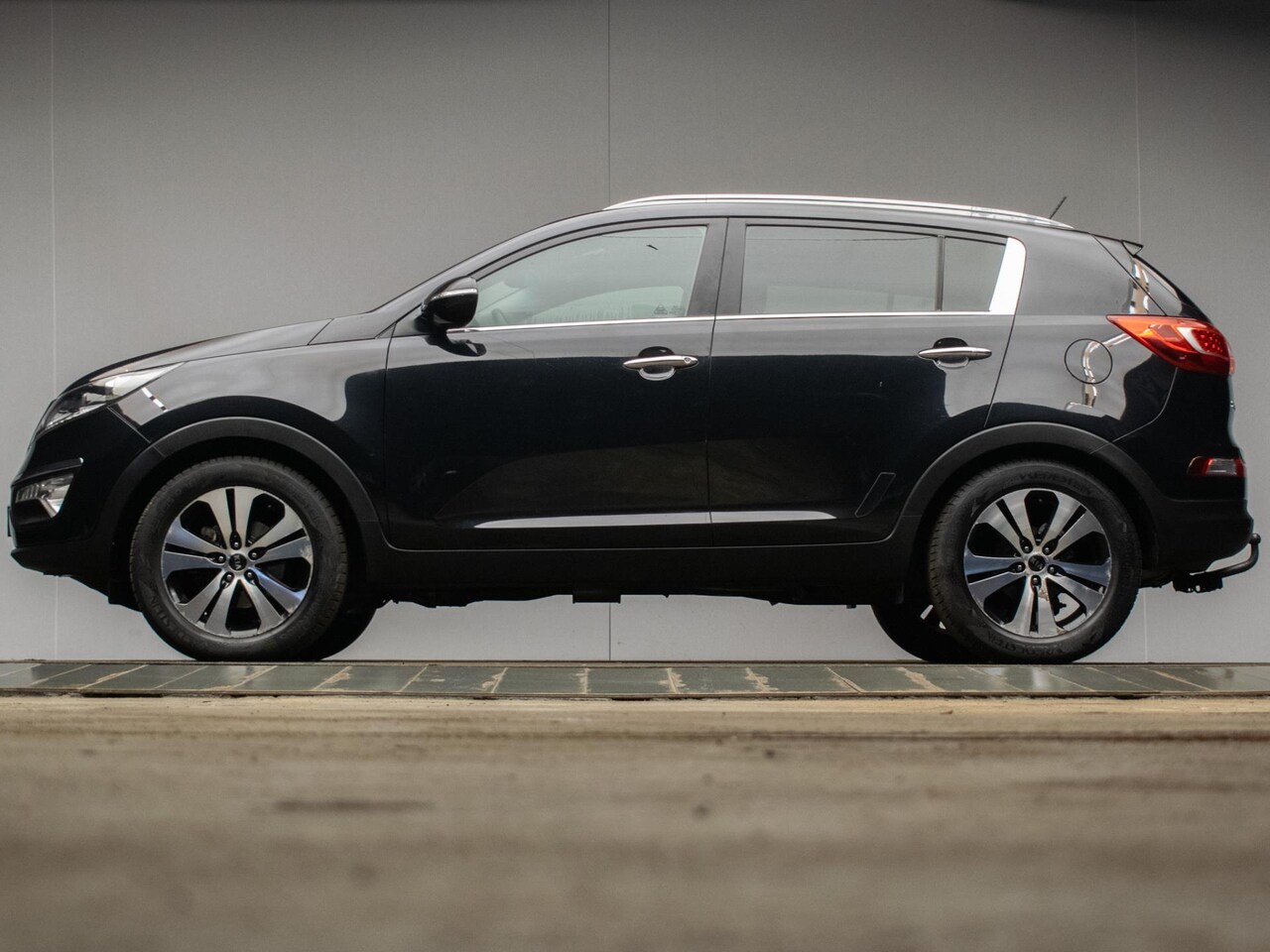 Kia Sportage - 1.6 GDI ISG X-ecutive Plus Pack Sport (CRUISE,PDC,CLIMATE,LED,BLUETOOTH,SPORTSTOELEN,LM VE - AutoWereld.nl