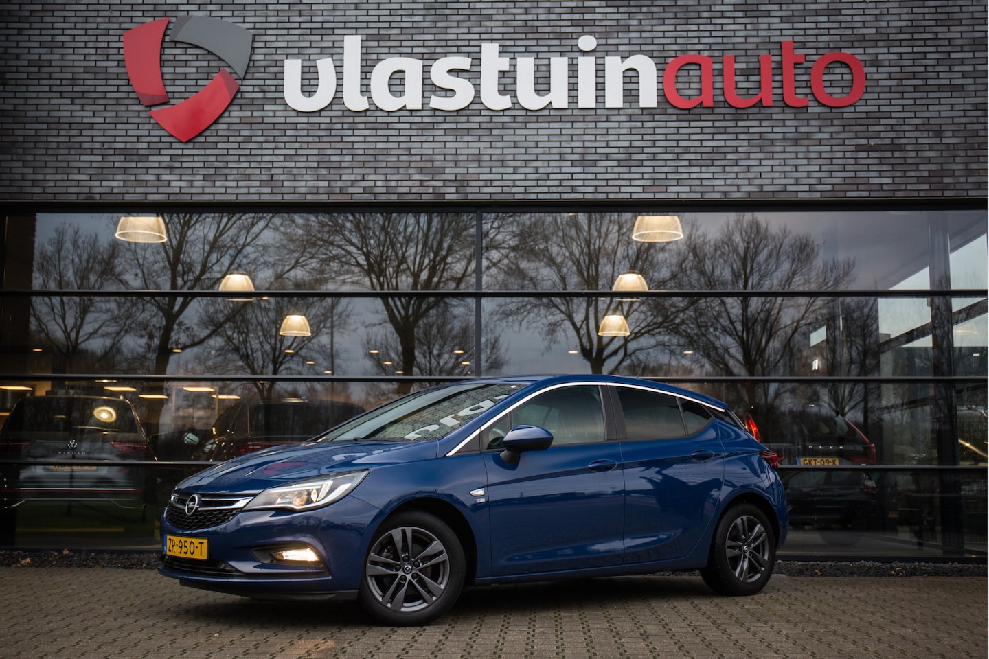 Opel Astra - 1.0 Turbo 120 Jaar Edition 1.0 Turbo 120 Jaar Edition , Cruise control, Carplay, Navigatie, - AutoWereld.nl