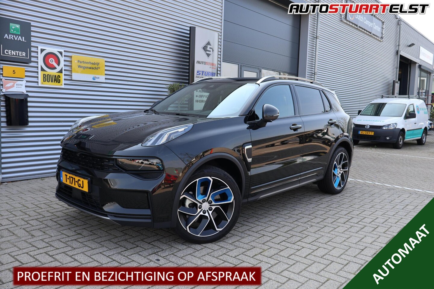 Lynk & Co 01 - 1.5 Black Ops | 360 Cam | Zwarte Hemel | PANO |  Carplay | Volledig his. | FABRIEKSGERANTI - AutoWereld.nl