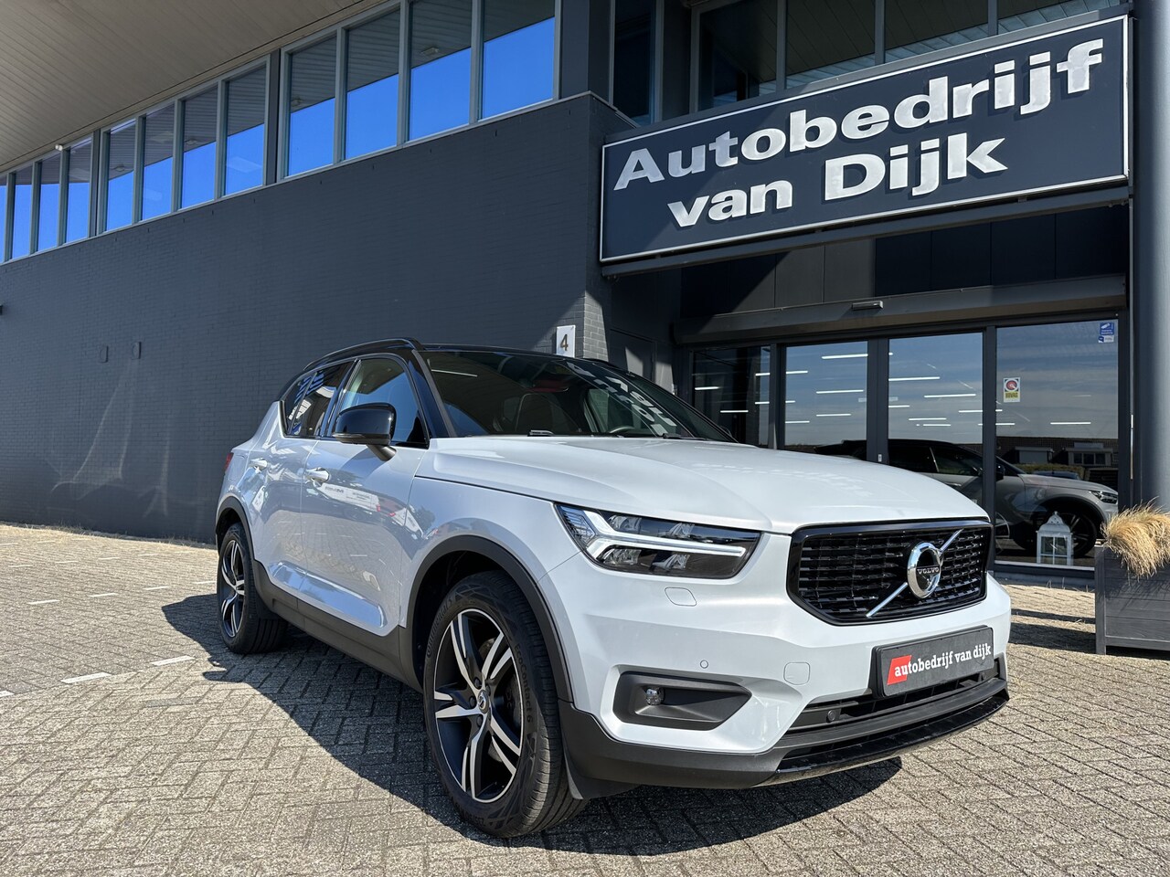 Volvo XC40 - 1.5 T5 Recharge R-Design Expression - AutoWereld.nl