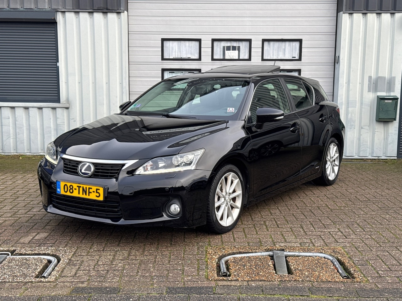 Lexus CT 200h - Luxury Line Leder | Schuifdak | Memory | Stoelverwarming - AutoWereld.nl