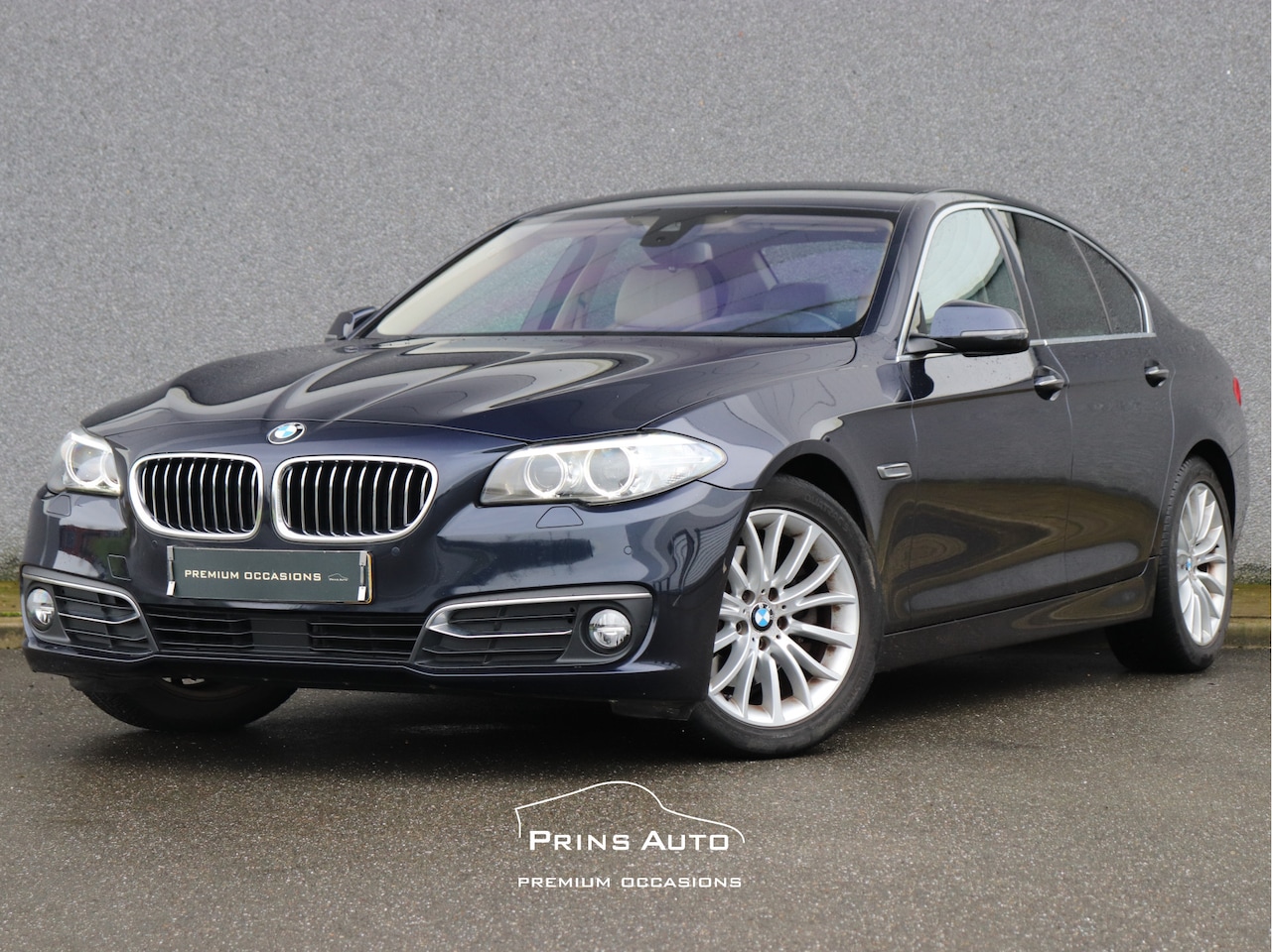 BMW 5-serie - 520i Luxury Edition |H/K|STOELV+MEMORY|NAVI|SENSOREN|IMPERIAL BLUE PEARL - AutoWereld.nl