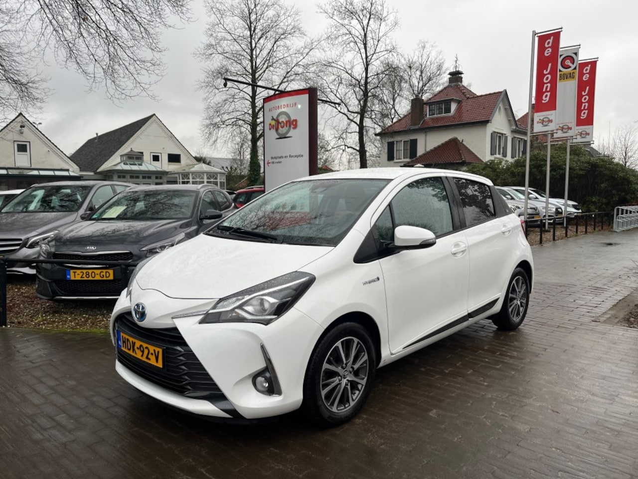 Toyota Yaris - 1.5 HYBRID Y20 Exclusive Edition / NAVI / CAMERA / AIRCO-ECC - AutoWereld.nl