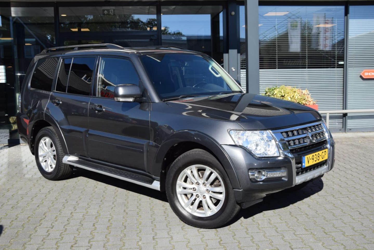 Mitsubishi Pajero - 3.2 DID 5DRS SPECIAL A/T VAN - AutoWereld.nl