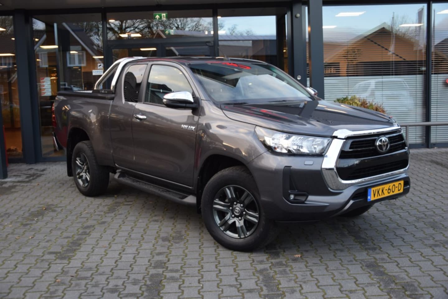 Toyota HiLux - 2.8 D-4D X-TRA CAB PROFESSIONAL A/T 4WD VAN - AutoWereld.nl