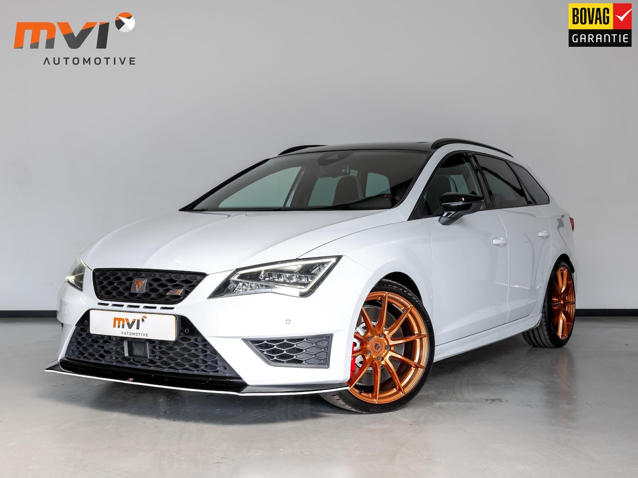 Seat Leon ST - 2.0 TSI Cupra 280 / 421pk / Panoramadak / Stage 2 / Schaalstoelen / Virtual cockpit - AutoWereld.nl