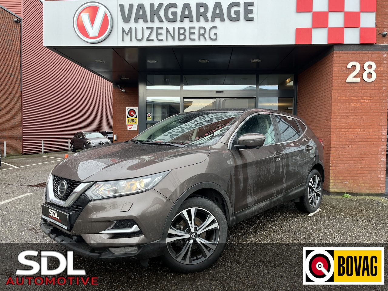 Nissan Qashqai - 1.3 DIG-T Tekna // 360 CAMERA+SENSOREN // KEYLESS // LED // NAVI // STOELVERWARMING // - AutoWereld.nl