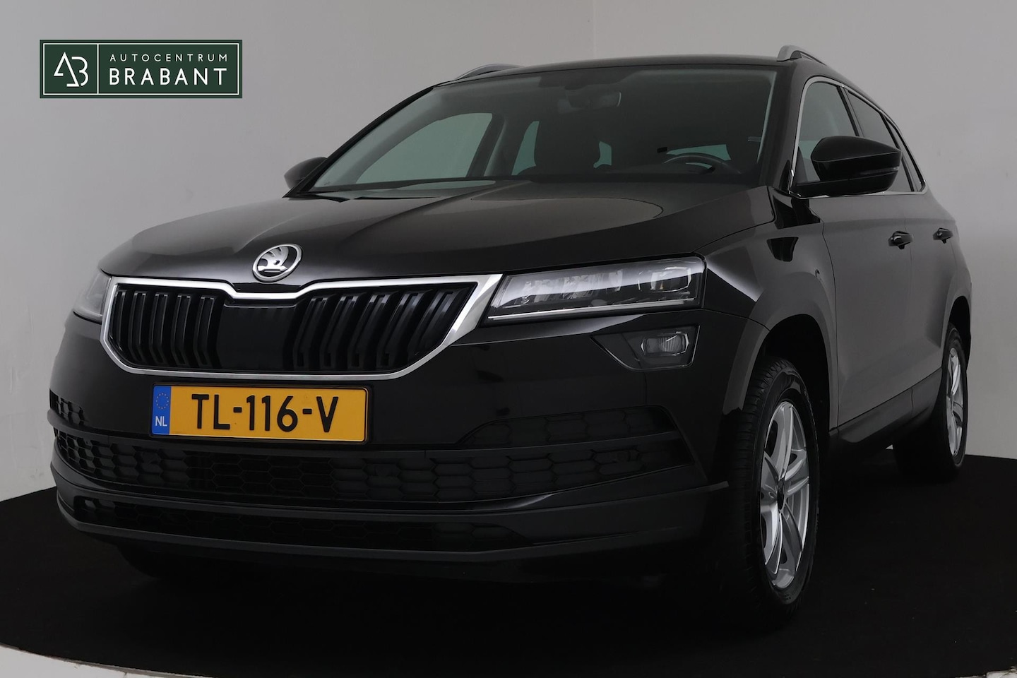 Skoda Karoq - 1.0 TSI Style (NAVIGATIE, TREKHAAK, ACHTERUITRIJCAMERA, CRUISE CONTROL, NL-AUTO, GOED ONDE - AutoWereld.nl