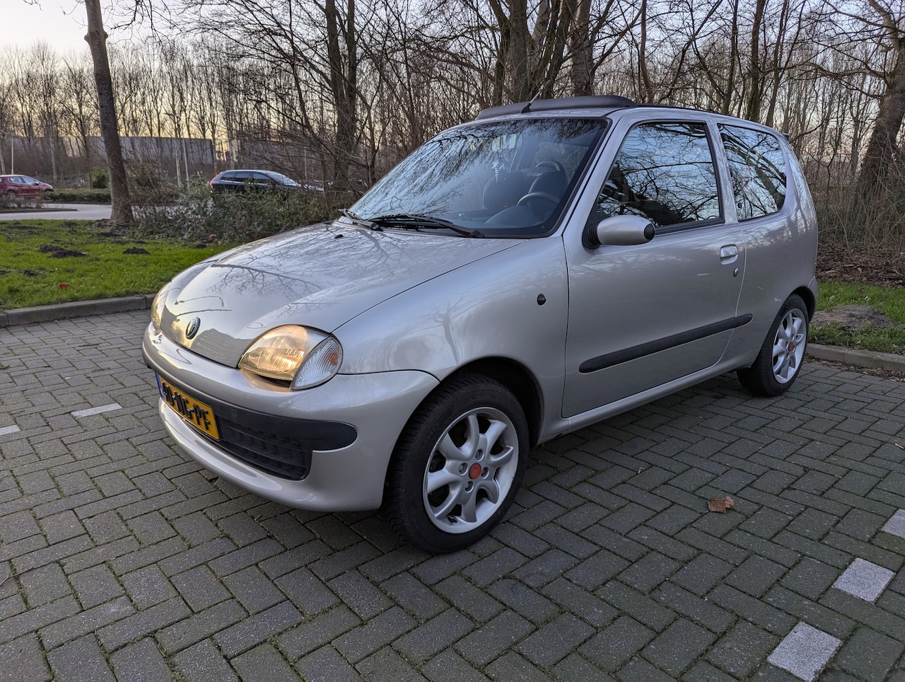 Fiat Seicento - 1.1 Sound Schuifdak, open dak, radio-installatie met bluetooth - AutoWereld.nl