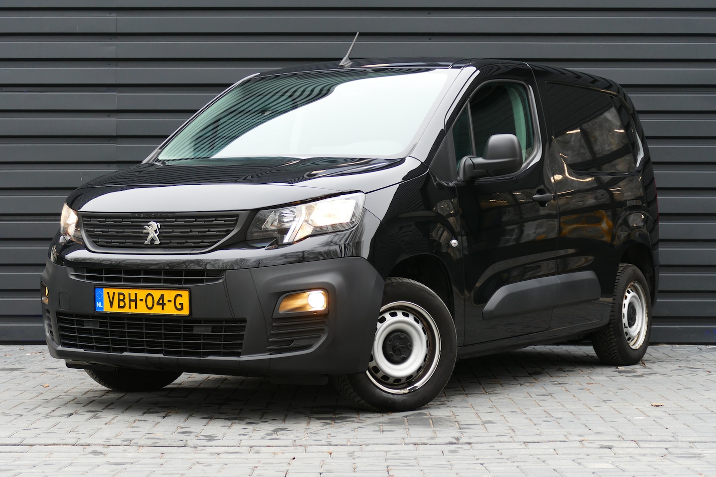 Peugeot Partner - 1.5 BLUEHEDI 75PK L1H1 PREMIUM / NAVI / AIRCO / PDC / TREKHAAK / BLUETOOTH / CRUISECONTROL - AutoWereld.nl